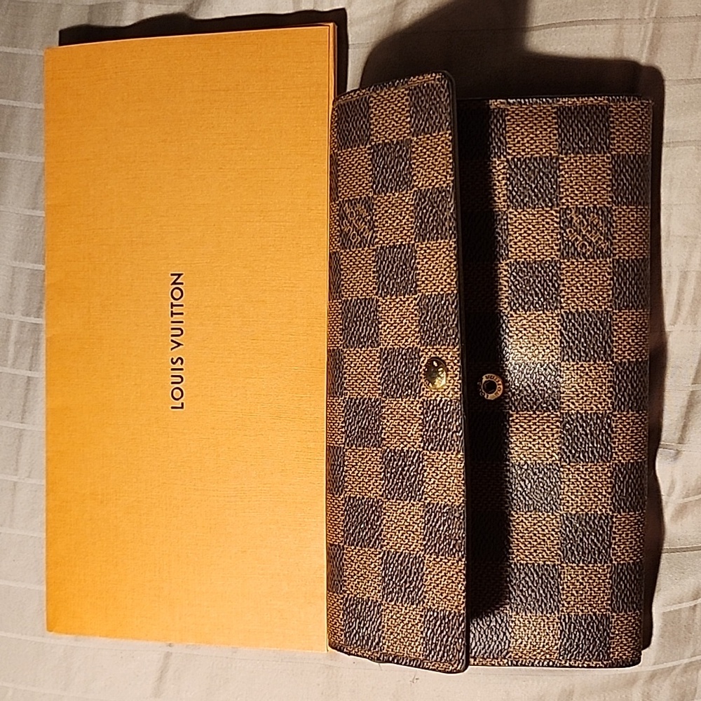 Authentic PreLoved Louis Vuitton Damier Ebene Sarah Wallet